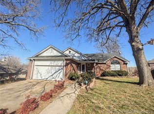 117 Oakwood Dr, Tahlequah, OK 74464