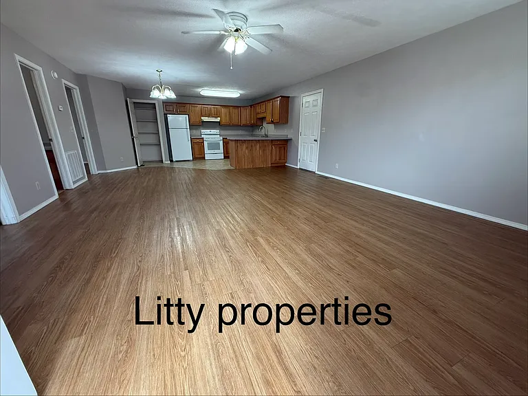 1509 Fair Park Cir — Photo 2