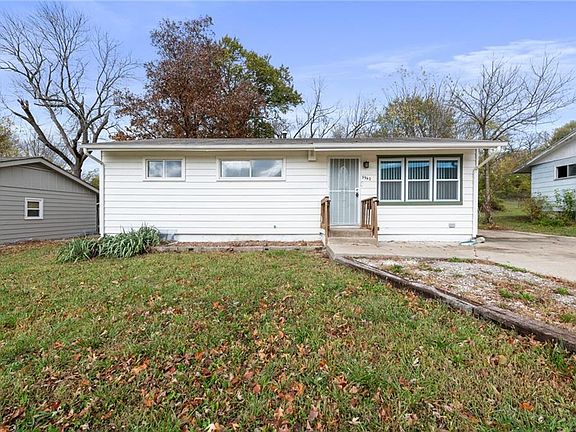 2nd image of 3942 Lawn Ave