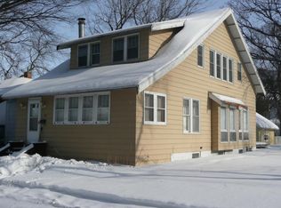 917 Chestnut St, Grand Forks, ND 58201