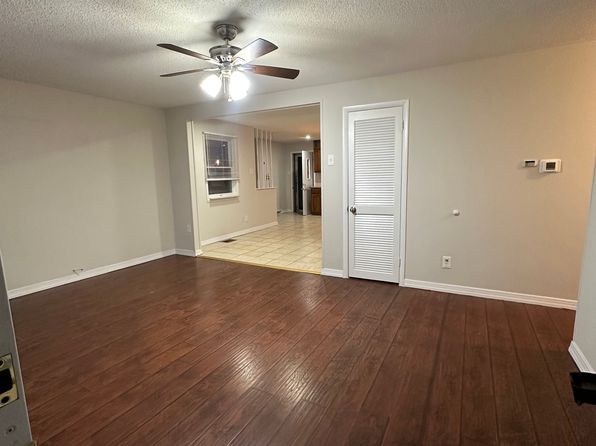 46 E Clayton Ave, Clayton, NJ 08312