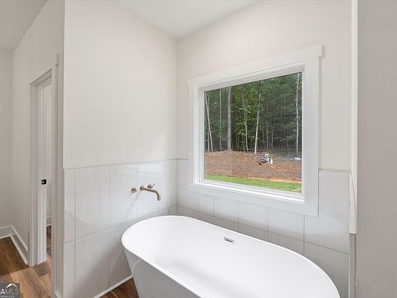 5th image of 1251 Simmons Rd