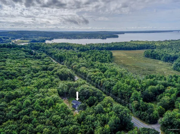 1477 Roosevelt Trl, Raymond, ME 04071