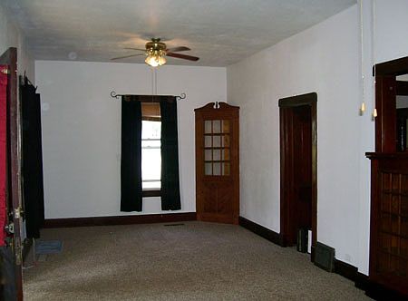 4th image of 126 E Jefferson St