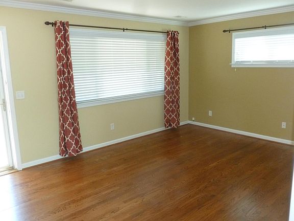 3rd image of 625 Glen Cir
