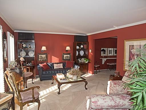 4th image of 5 Regent Ln