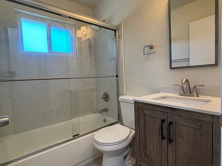 1200 Edsel Dr #4 — Photo 16