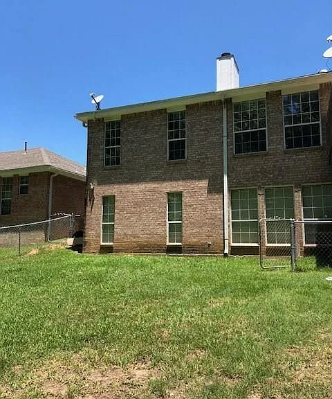 1615 Timber View Dr — Photo 4