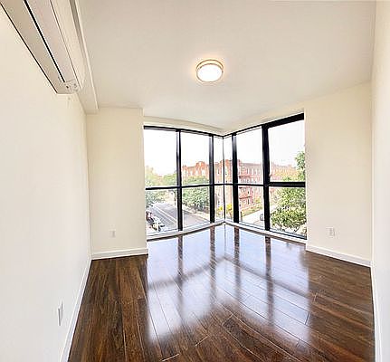 4th image of 1705 E 17th St #306