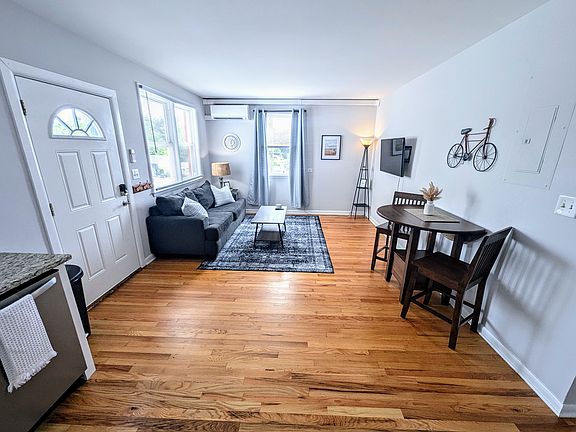 3rd image of 1511 E High St #1
