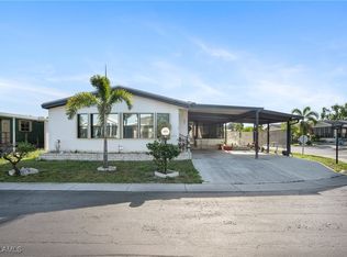 605 Sunshine Ln, North Fort Myers, FL 33903