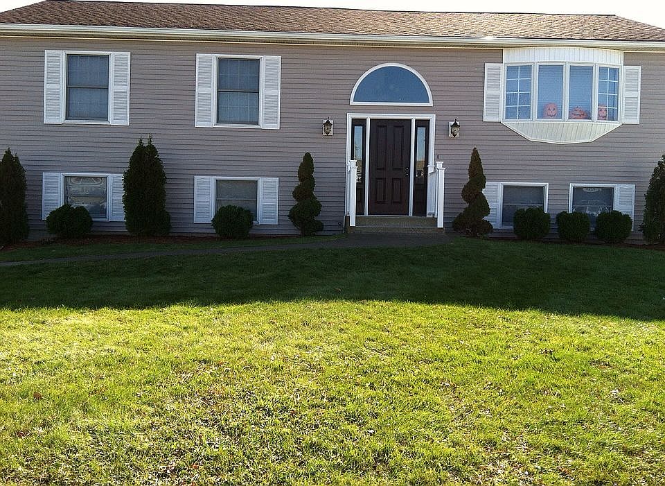 1st image of 203 Lilac Ct
