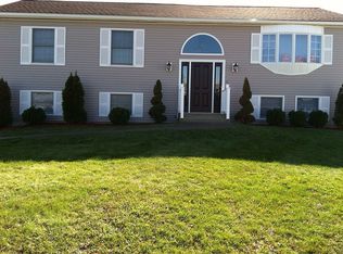 203 Lilac Ct, Newburgh, NY 12550