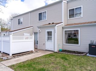 162 Parkview Cir, Grand Forks, ND 58201