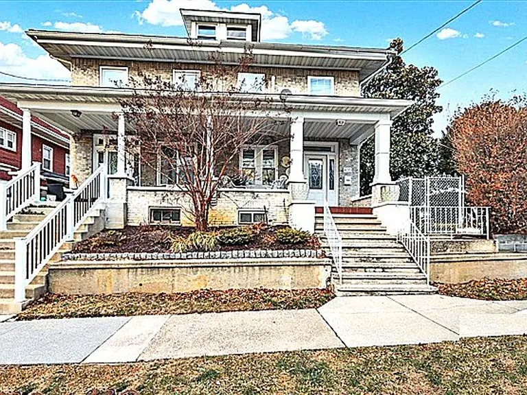 Reading Ave — Photo 1