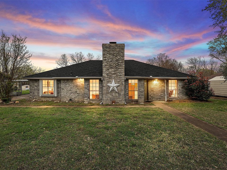 1st image of 360 Elmwood Dr