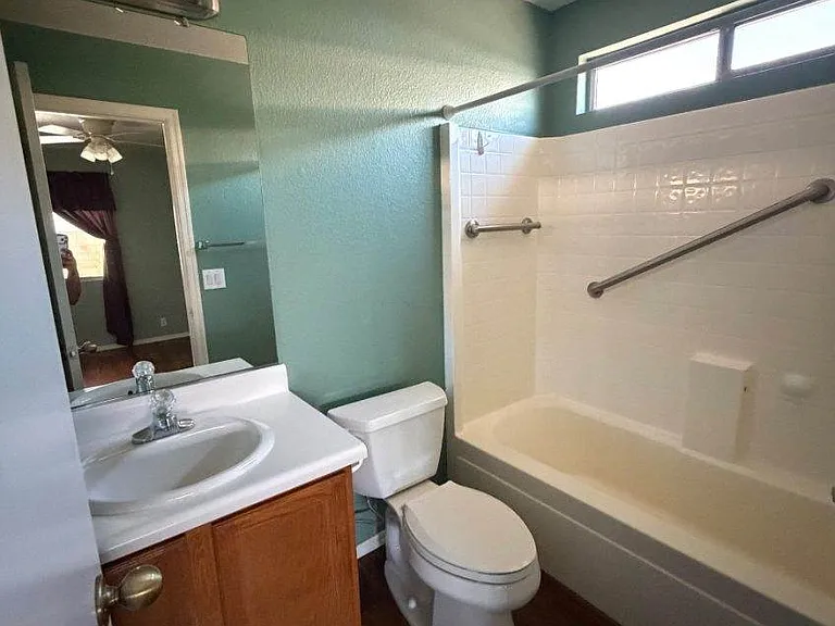 15743 W Elm St — Photo 21