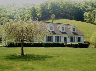 208 School House Ln, Marion, VA 24354