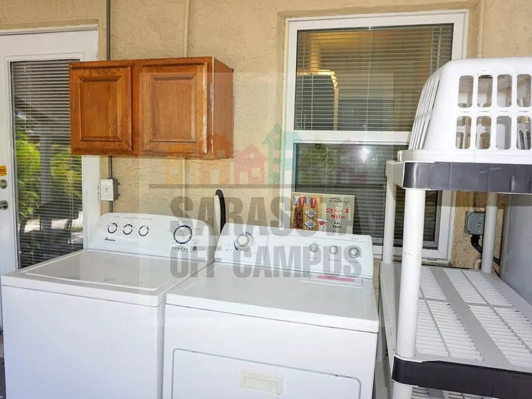 1148 Highland St — Photo 37