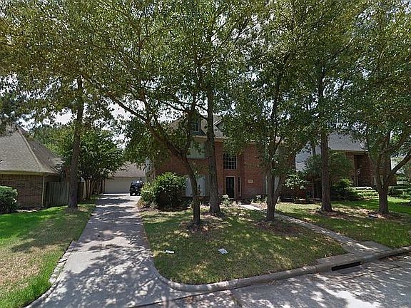 2nd image of 16619 Saint Johns Wood Dr
