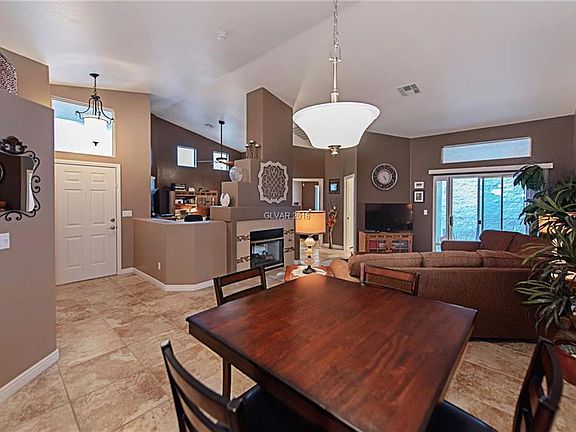 4th image of 9712 Fionna Ln Unit 101
