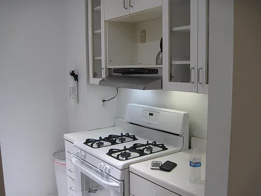 Rented by 18 REALTY | media 33