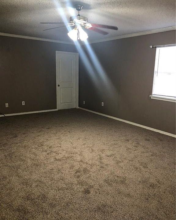 2nd image of 4429 Spring St