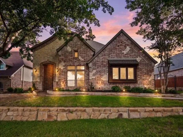 620 Highview Ln, Hurst, TX 76054