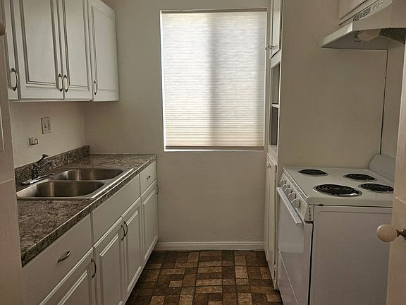 3rd image of 252 S Serrano Ave APT 10