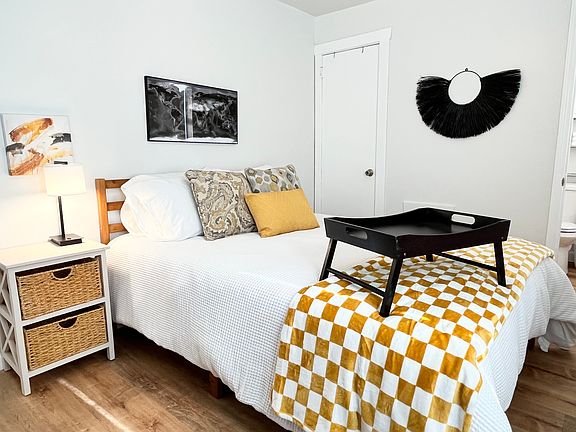 5th image of 810 S Baltimore St APT 8