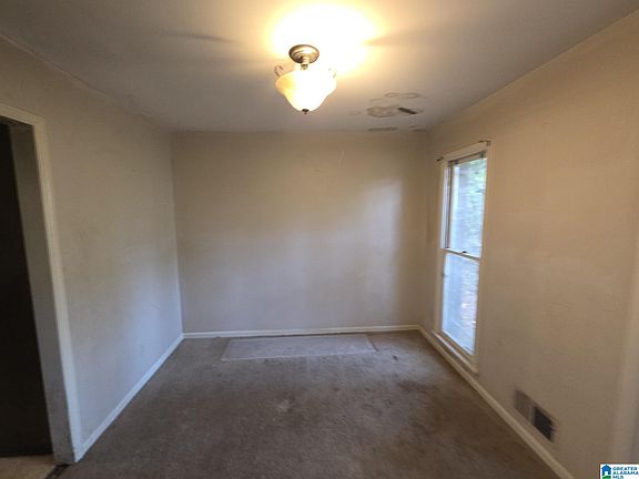 3rd image of 25 Hillview Ln