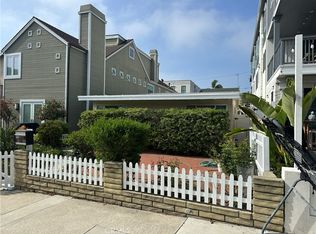 445 8th St, Manhattan Beach, CA 90266