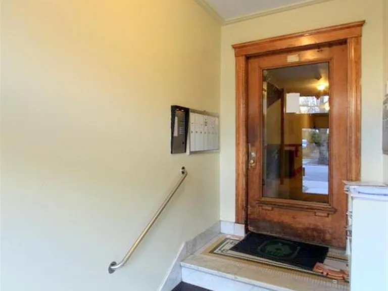 18 Centre St #1 — Photo 9