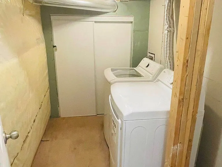 27 Lloydminster Ave #BASEMENT — Photo 11