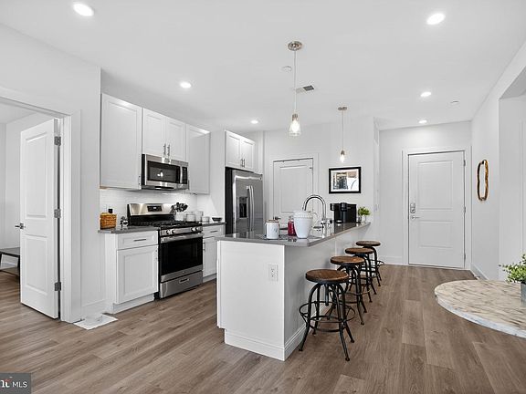 3rd image of 1148 N 2nd Street North 4e