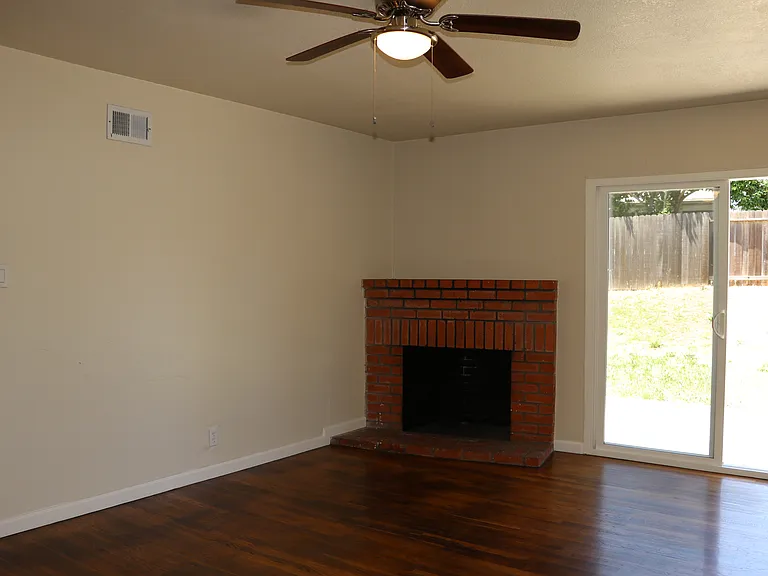 335 Rollingwood Dr — Photo 10