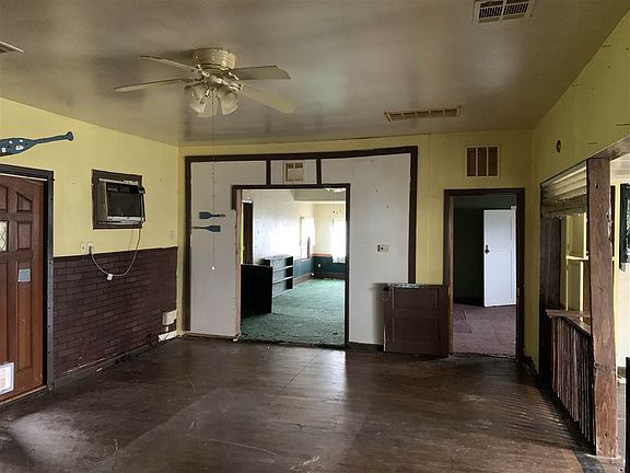 5th image of 111 E Ash Ave
