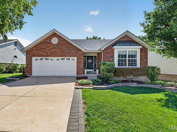 2nd image of 918 Claybend Dr