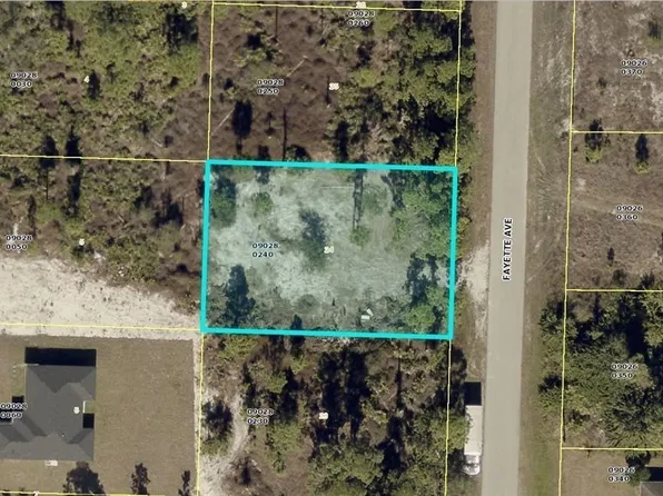 1069 Fayette Ave, Lehigh Acres, FL 33974