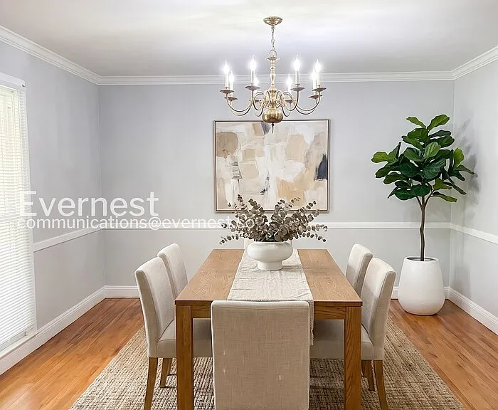 570 Hawkins Dr — Photo 12