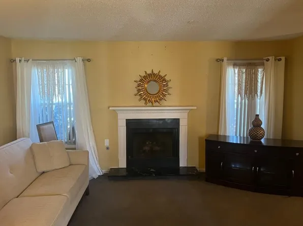 6009 Treetop Ct, Charlotte, NC 28212