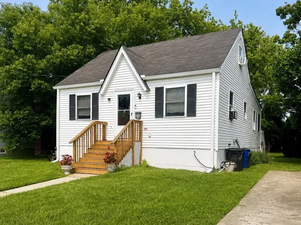 19 Lenox Pl, Freeport, NY 11520