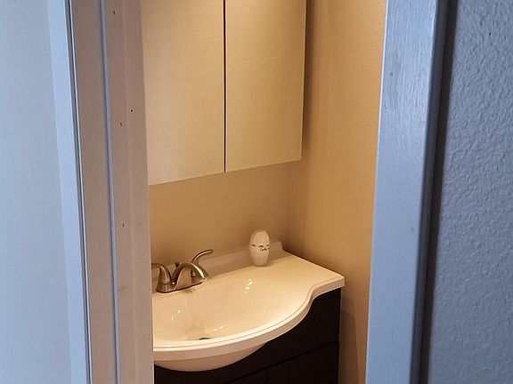 upstairs half bath