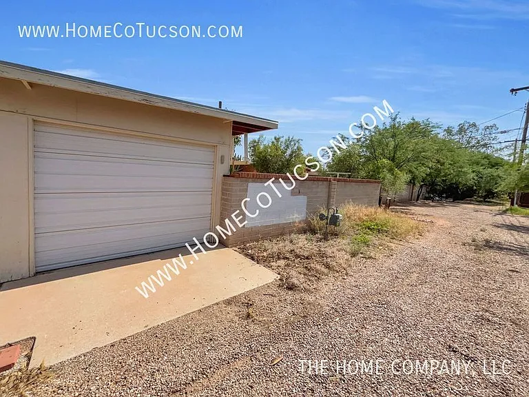 3238 E Hawthorne St — Photo 29