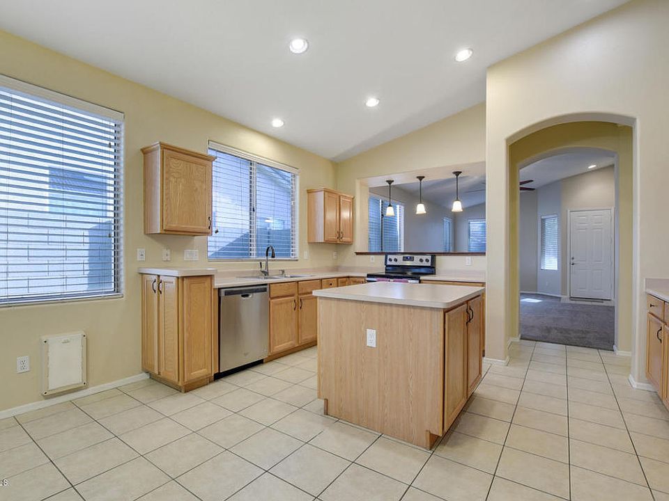 1st image of 1811 S Navajo Way
