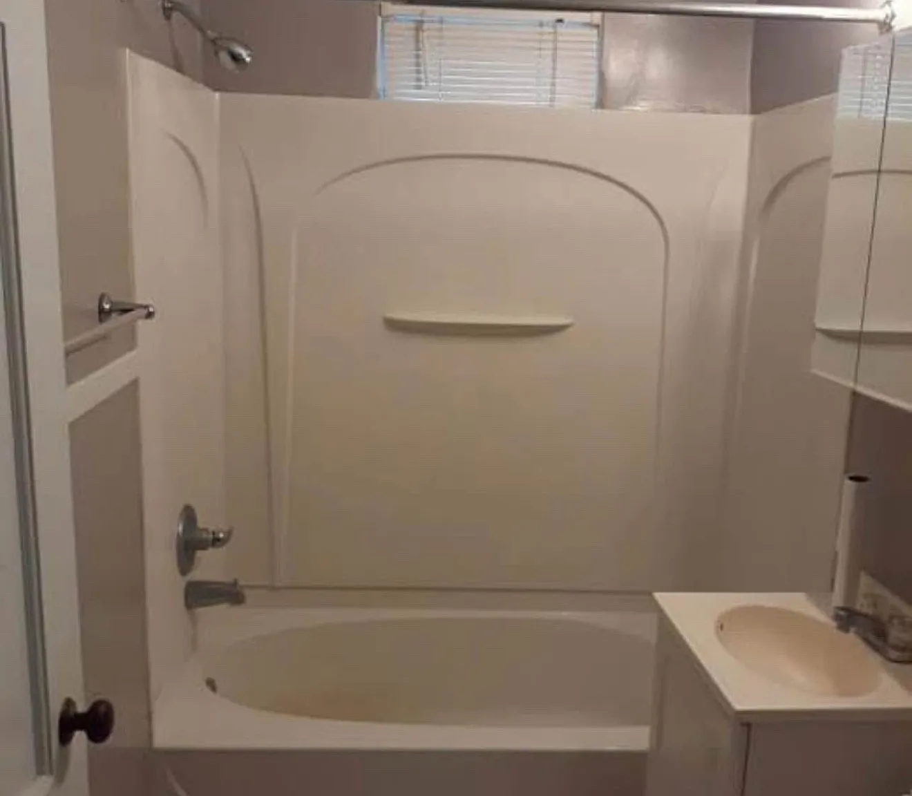 2 bed, 1000 sqft, $1,499 — Photo 4