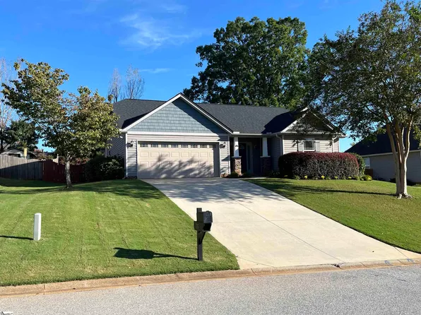 35 Flowerwood Dr, Greer, SC 29651