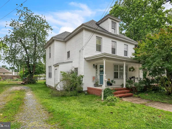 113 E Lillian St, Hebron, MD 21830