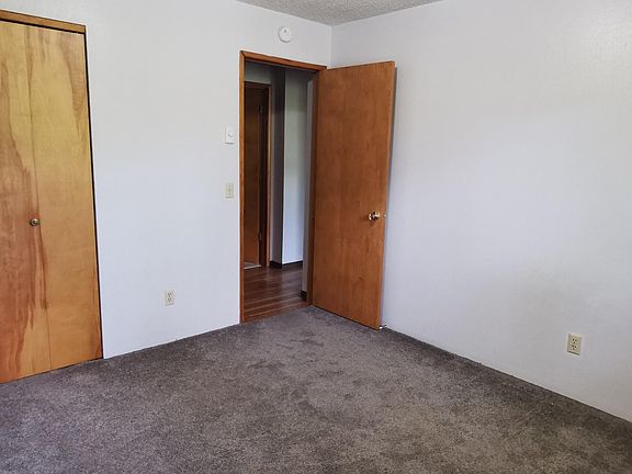 3rd image of 1545 NW Turner Dr
