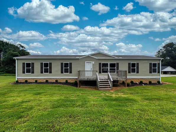 221 N Pkwy, Dresden, TN 38225